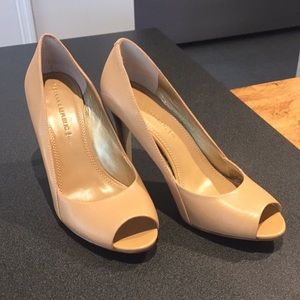 Banana Republic tan open toe heels 7.5
